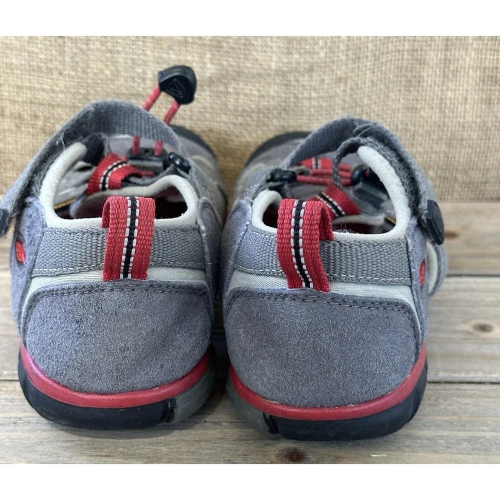 KEEN Boys Shoes Sandals Gray Red Sz 1 Summer Beach Camping